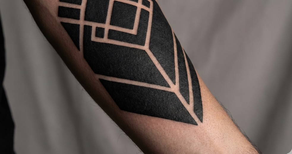 blackwork tattoo